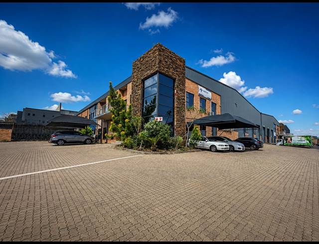 2,294M² WAREHOUSE TO LET IN COSMO BUSINESS PARK